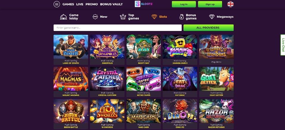 Kuvankaappaus Slootz Casinon peliaulasta, näkyvissä valikot ja 15 peliautomaatin kuvakkeet