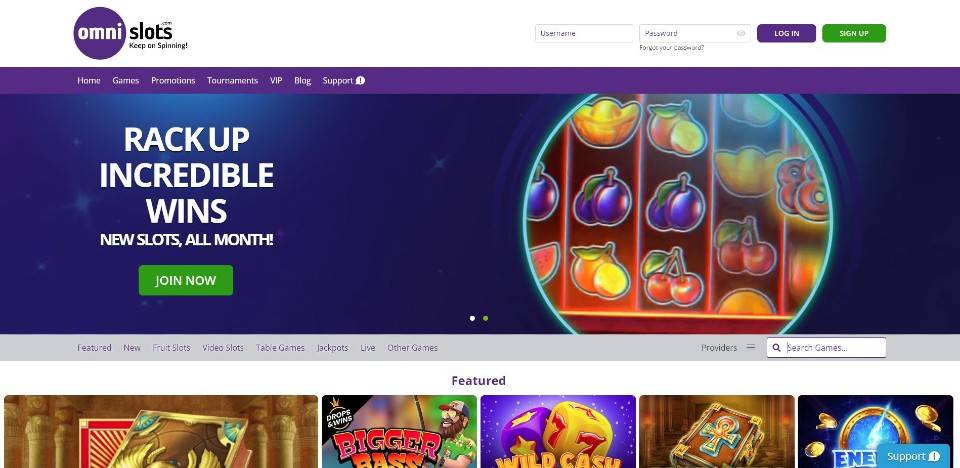 Kuvankaappaus Omni Slots Casinon etusivusta, näkyvillä valikot, peliautomaattibanneri ja 5 pelin kuvakkeet